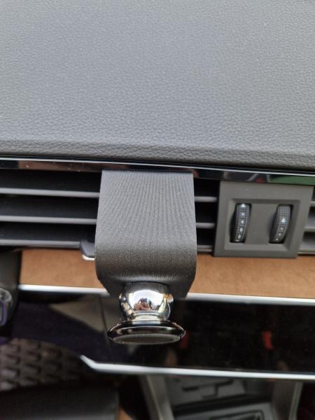 RS-Mount, fahrzeugspezifischer Handyhalter passend für Audi Q3 F3 Baujahr 2018-2023, Made in Germany
